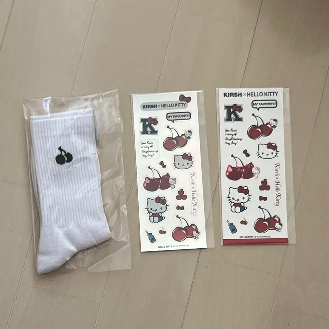 (新品)kirsh kittyコラボ　1サイズ KIRSH X HELLO KITTY】プリンティングスリーブレス【ホワイト】