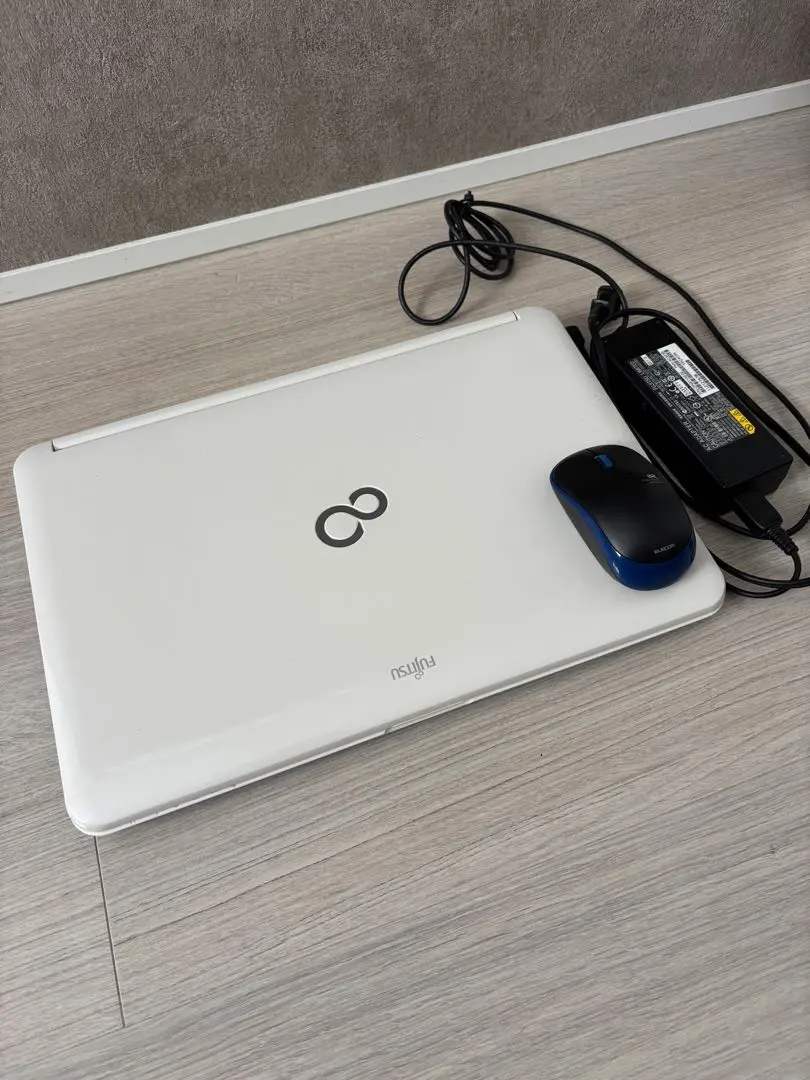 【ジャンク品】富士通 LIFEBOOK AH77/J（Win10・SSD） 富士通 LIFEBOOK AH77/JをSSDに換装しました。本来の性能が発揮