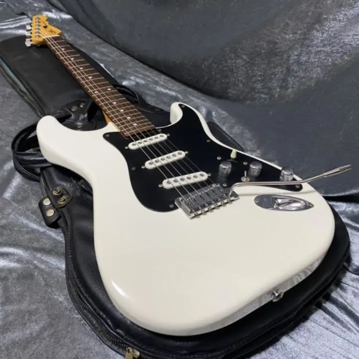 美品 G&L ギター S-500 日本製 レアカラー ハードケース付 美品 G&L ギター S-500 日本製 レアカラー ハードケース付