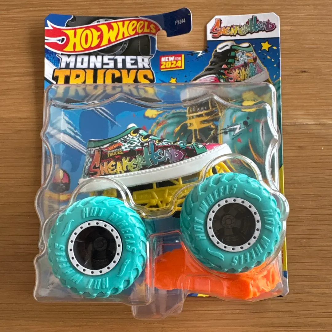 Hot Wheels モンスタートラック 2024 スニーカー Amazon.co.jp: Hot Wheels モンスタートラック 2024 1:64