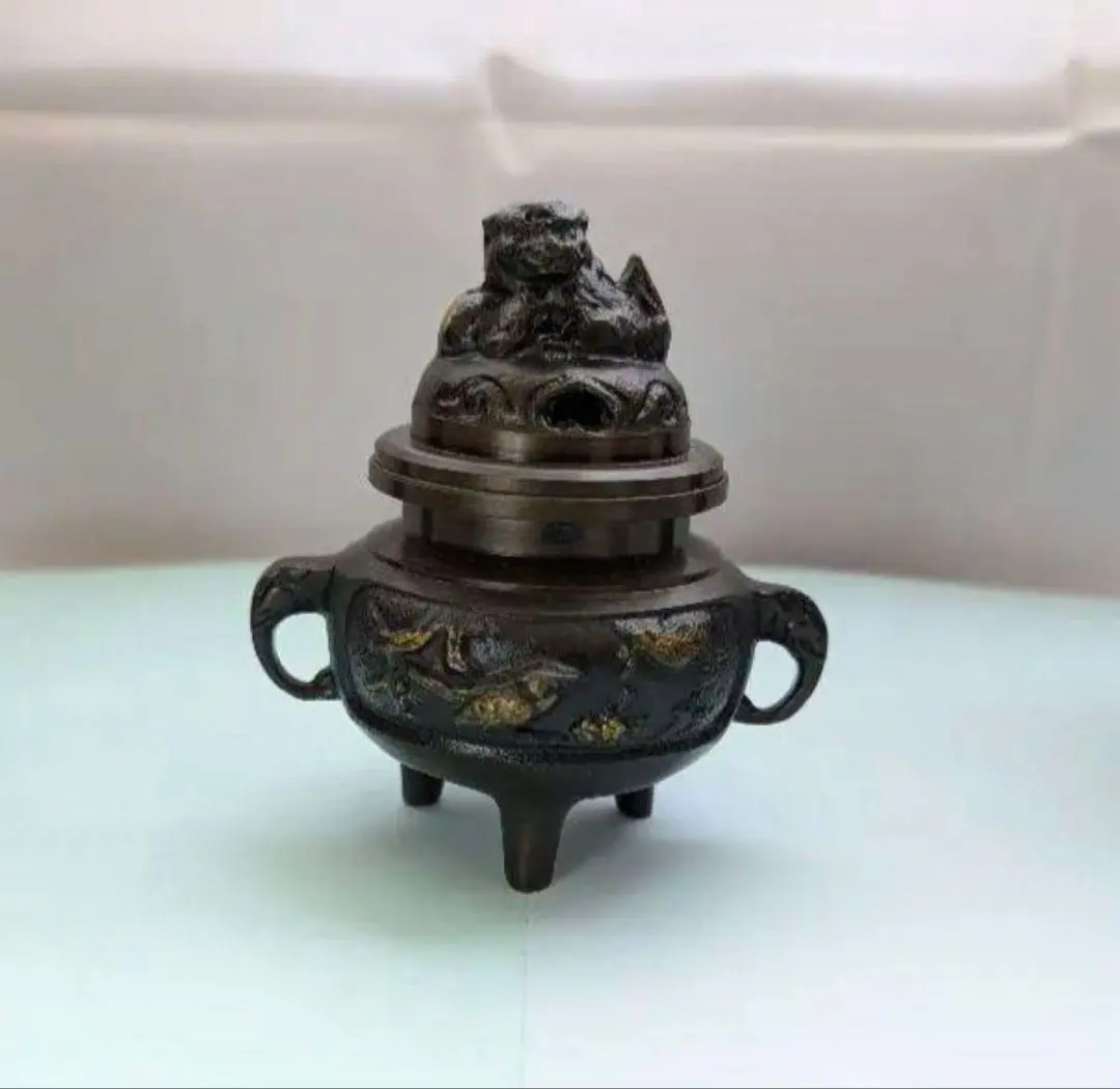 Thumbnail of Bronze Incense Burner with Animal Lid, Jodo Shinshu Honganji-ha (West) Style, Floral and Bird Five-Piece Set, Metal Decorative Sculpture