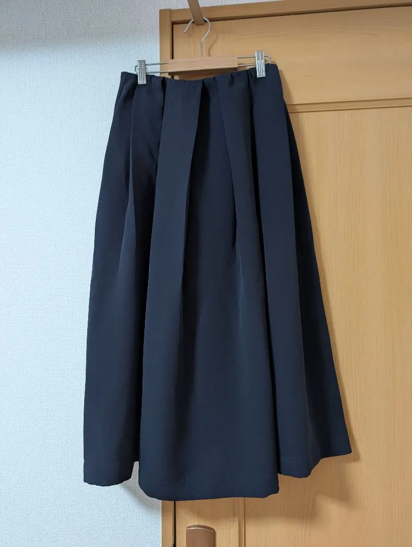 Thumbnail of Pleated skirt, M, Navy