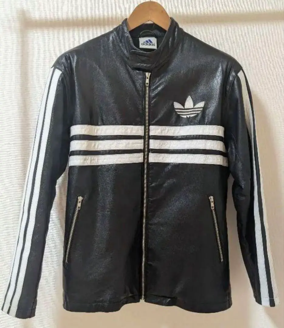 【極美品】アディダス レザージャケット 羊革 ブラック 表記M シープスキン アヴィレックス シープスキン レザージャケット M ブラック系