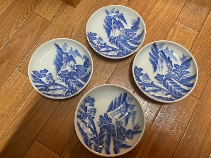 Thumbnail of Japanese tableware, set of 4