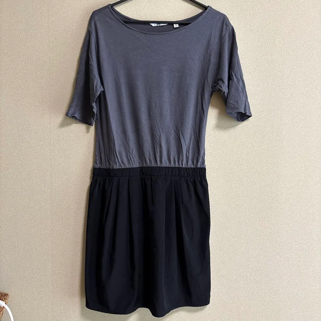 Thumbnail of Uniqlo gray and black knee-length dress, short sleeves