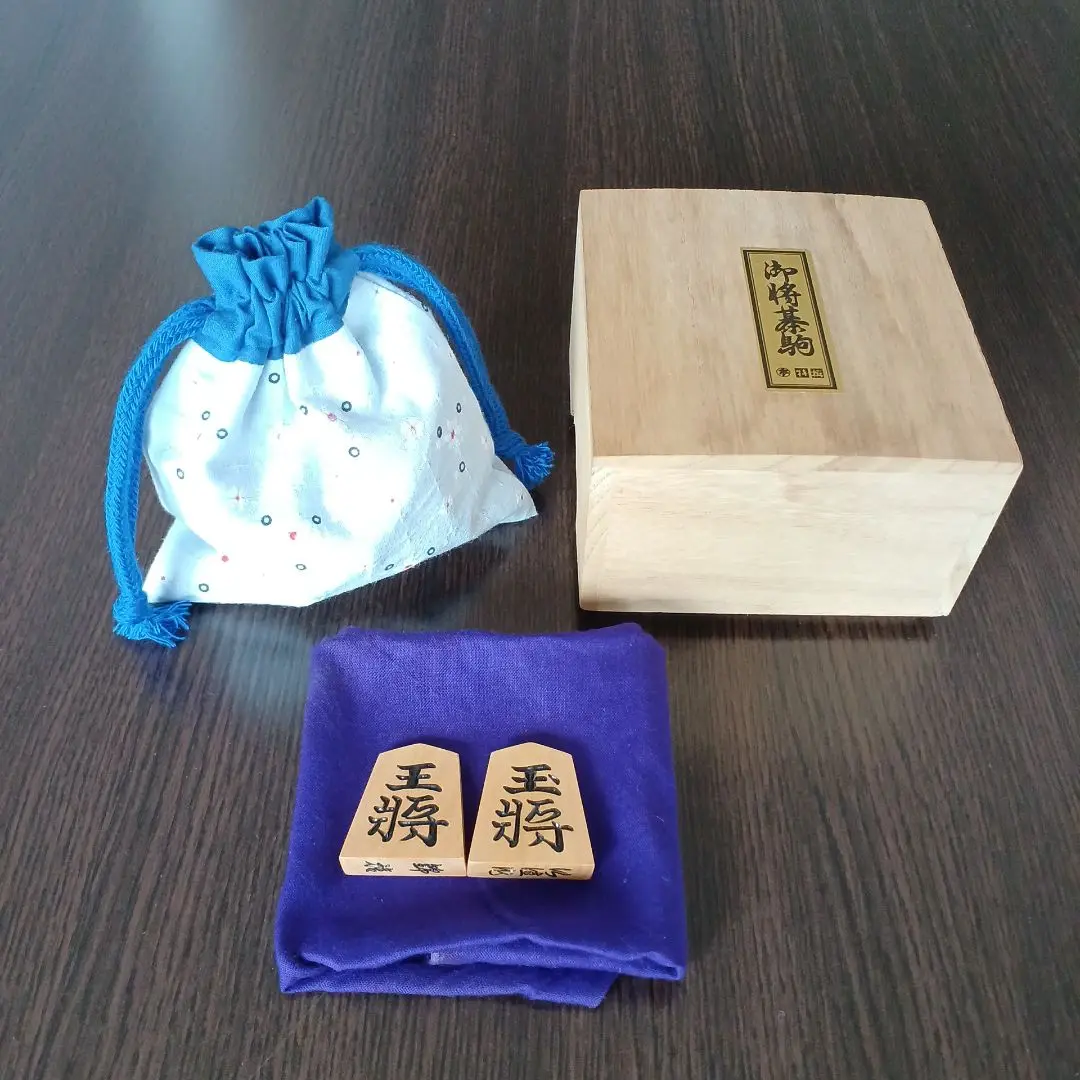 仙佳作 将棋駒 天童 将棋駒 斧折上彫 仙佳作 | 前川榧碁盤店
