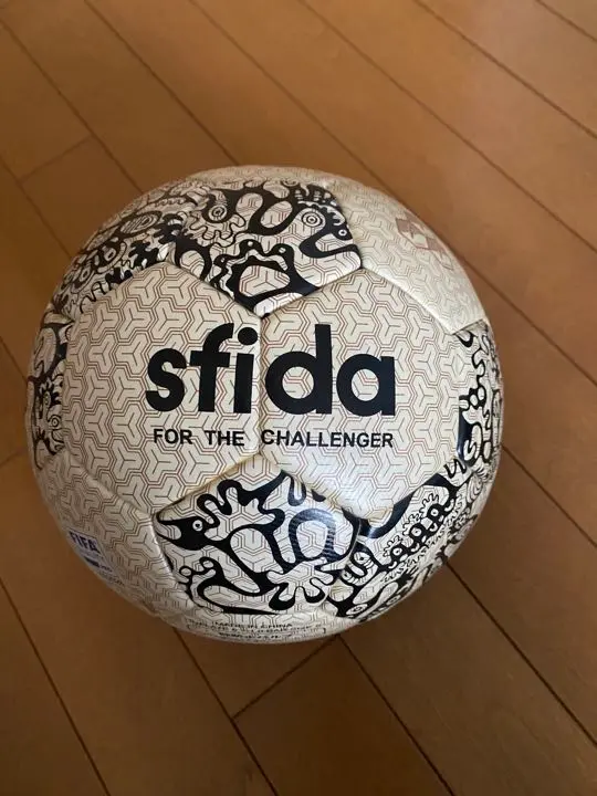 木梨憲武　サッカーボール　木梨憲武展 Amazon.co.jp: 木梨憲武展グッズ サッカーボール : ホビー