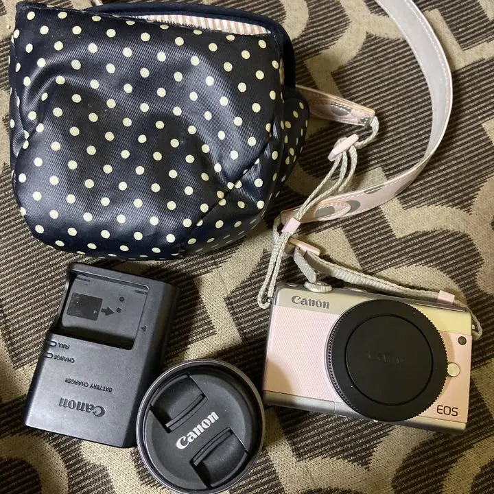 2025年最新】canon eos m100 ピンクの人気アイテム - メルカリ