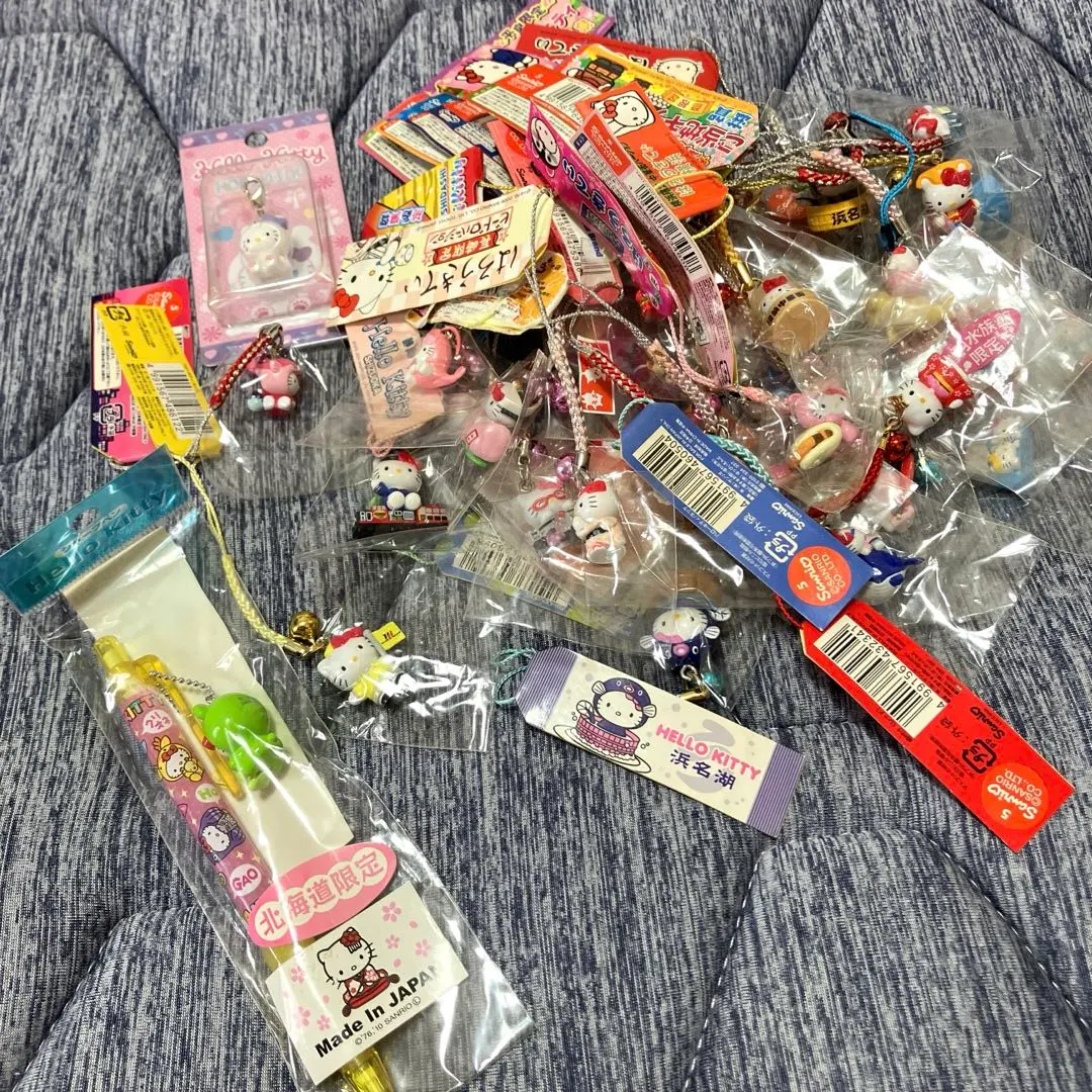 Thumbnail of Character goods lot sale, local Kitty etc. Netsuke straps, fastener mascots