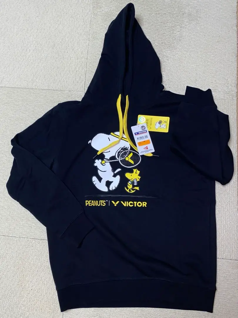 ビクター　victor　スヌーピー　バドミントン　パーカー　黒 VICTORバドミントンPEANUTS スヌーピーコラボ パーカー - ウェア
