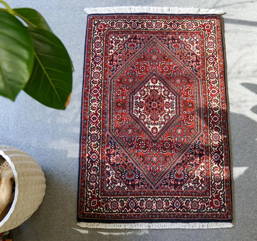 ヴィンテージ ペルシャ絨毯 約80×70cm ビジャー お花と花瓶 ベージュ ビンテージのペルシャ絨毯、美しい草花が描かれたナインの