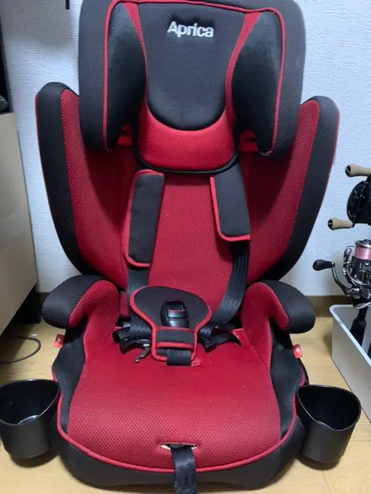 〔 洗濯済み〕エアグルーヴ プレミアム AC レッド エアグルーヴ プレミアム AC | ベビーカー・チャイルドシートの