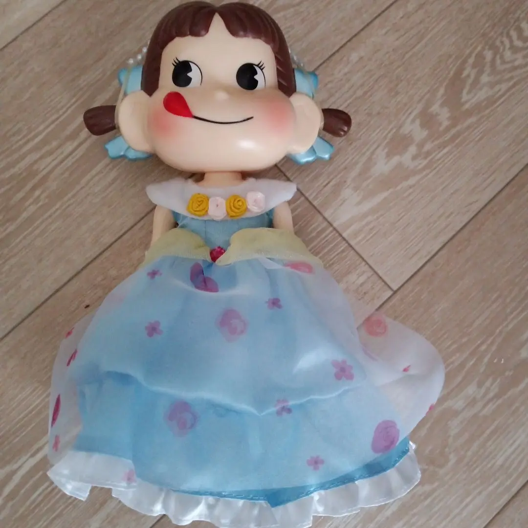 不二家 水色 首ふりペコちゃん人形 新品未使用品 不二家 公式 陶器製首振りペコちゃん人形2024 陶器 人形 置物