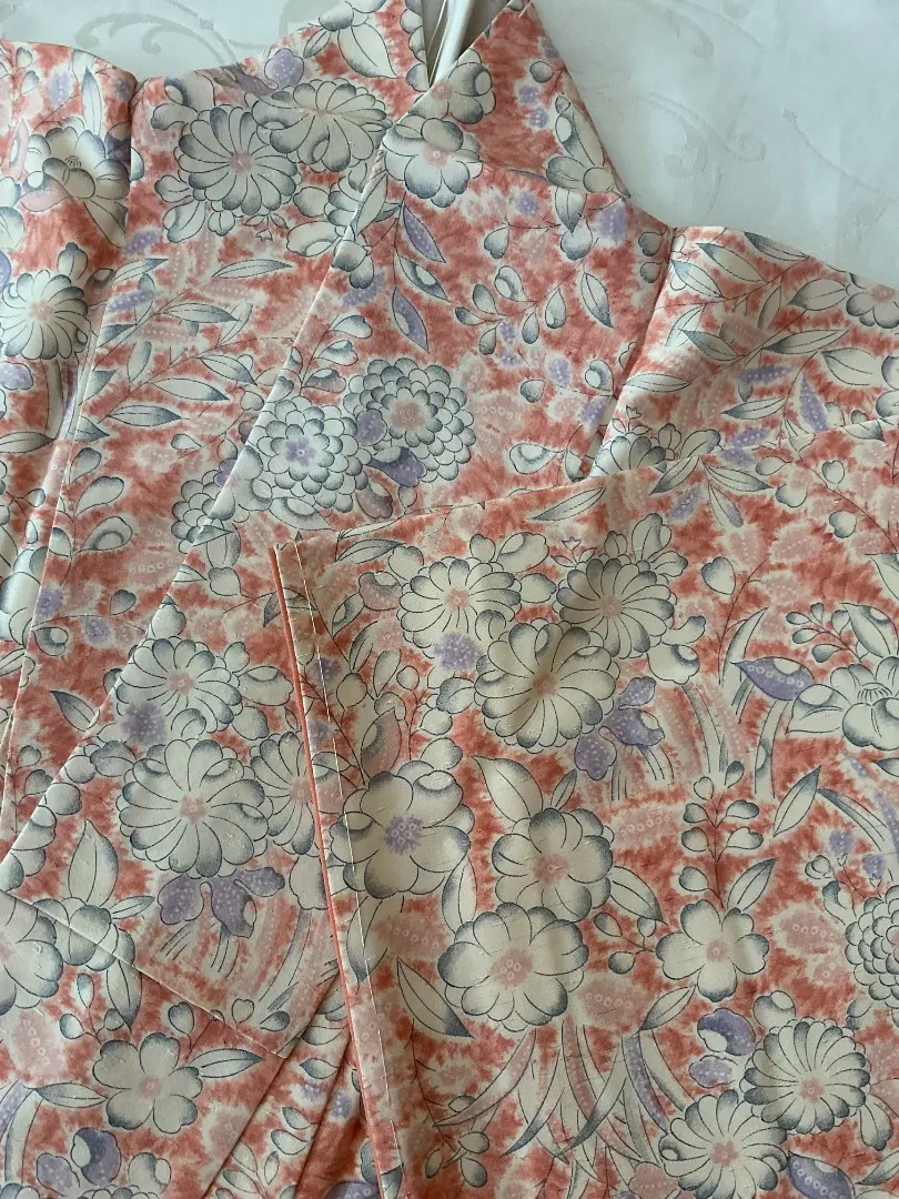 Thumbnail of Komono (casual kimono), silk, lined (awase), small floral pattern, beautiful condition, height 155cm, with temporary stitches