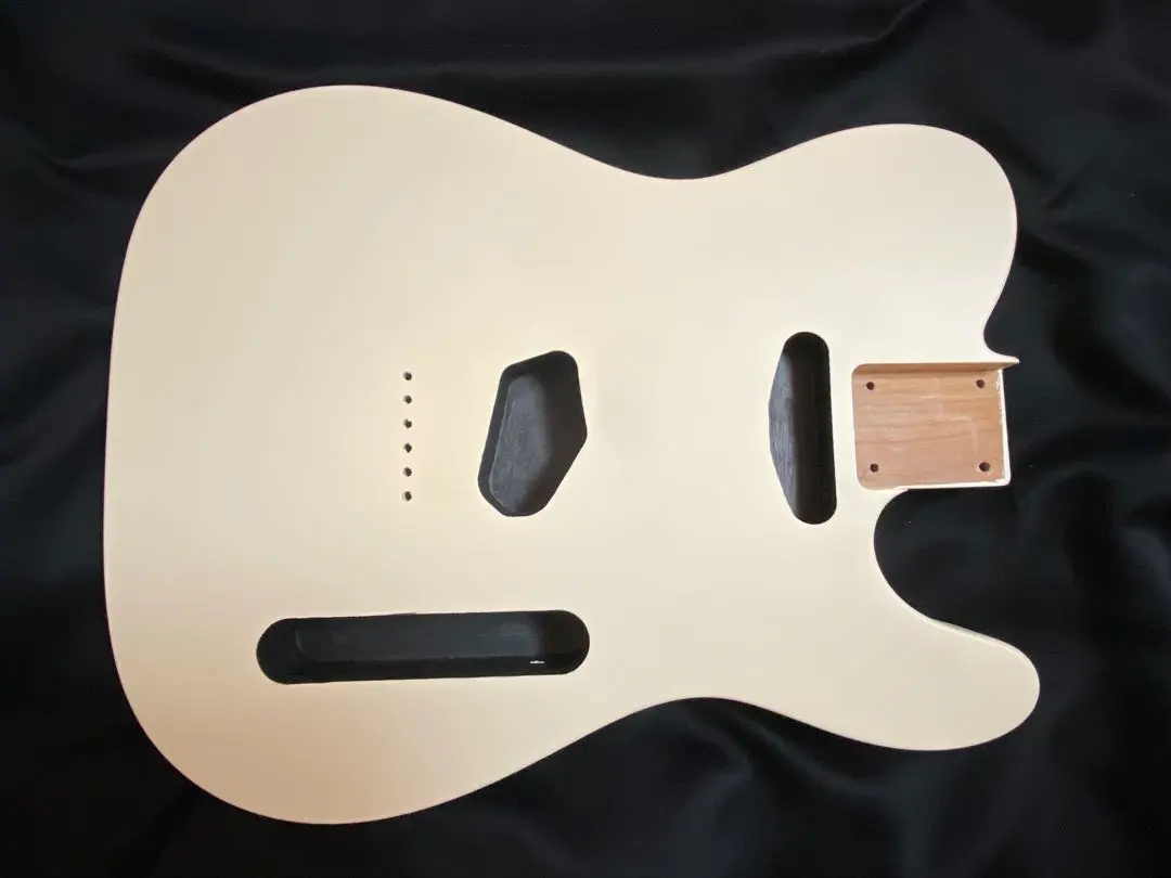 Telecaster琴身No.13赤楊木啞光漆【瑕疵品】復古白 的縮圖