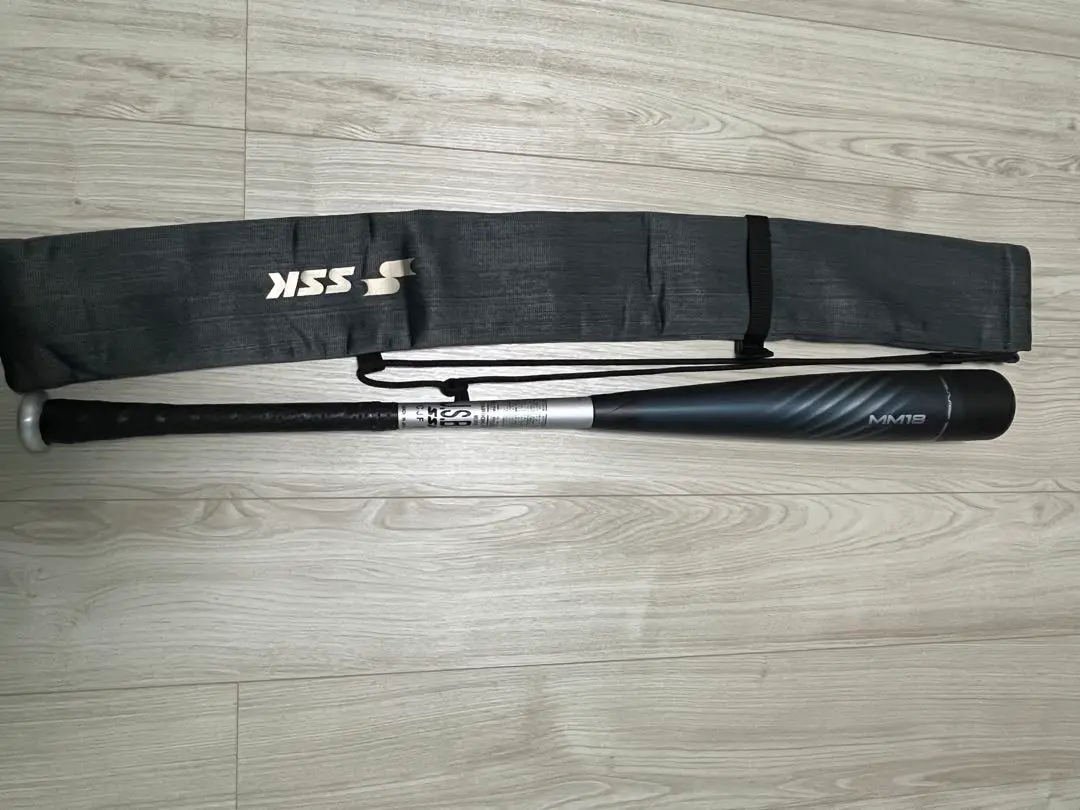 SSK 82cm・660g MM18 ミドルライト ブラック×シルバー Amazon | 野球 バット 軟式 SSK MM18 エスエスケイ 一般 大人