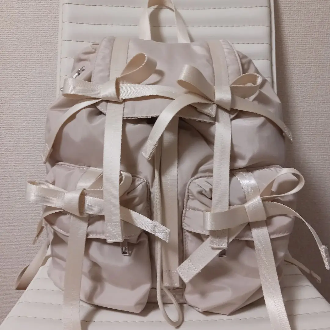 2267　キャセリーニ　リボンリュック　ベージュ　ほぼ未使用 Casselini デイバック リュック Casselini(キャセリーニ)リボン
