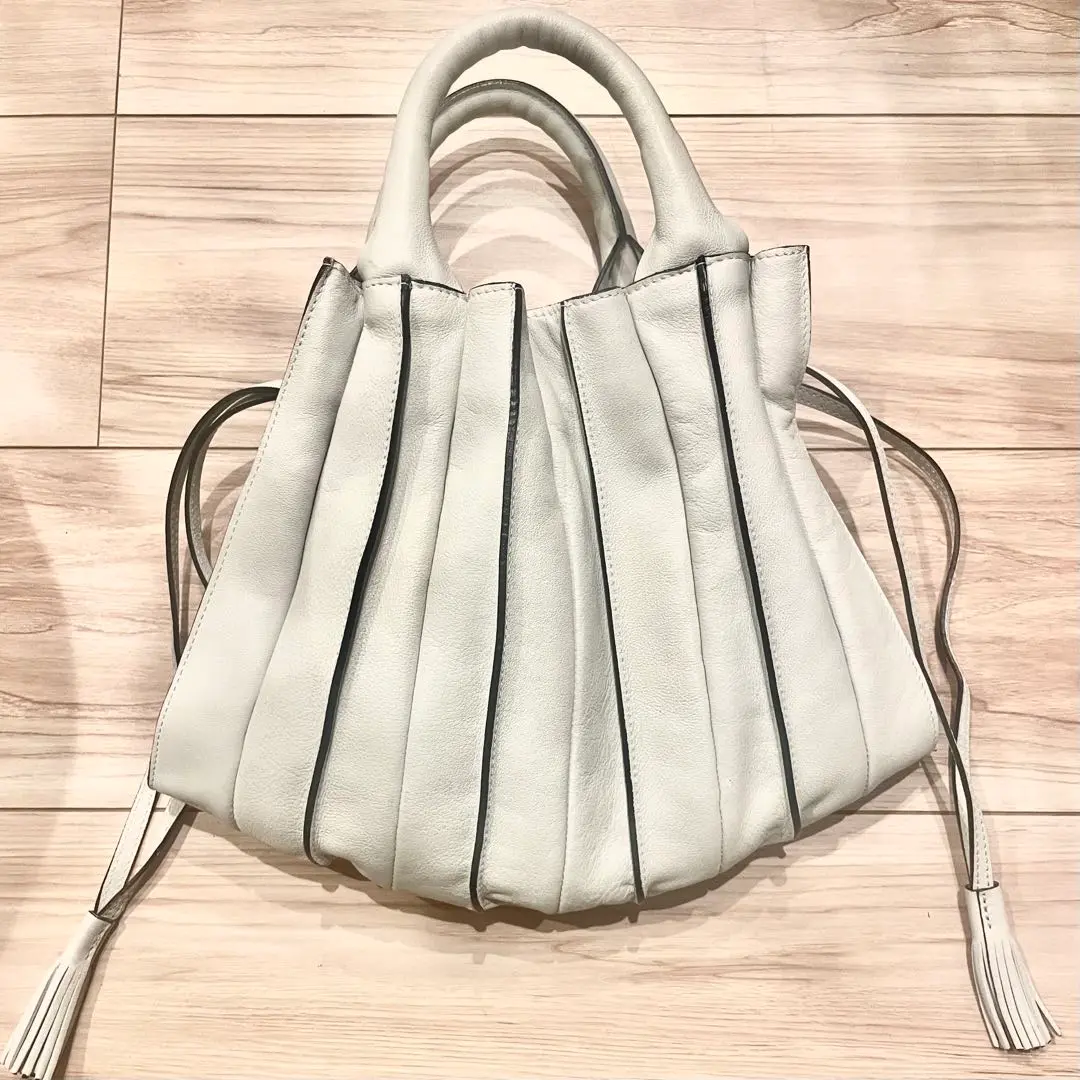 【未使用に近い✨】LUPO Barcelona Abanico ハンドバッグ 未使用に近い✨】LUPO Barcelona Abanico ハンドバッグ - メルカリ