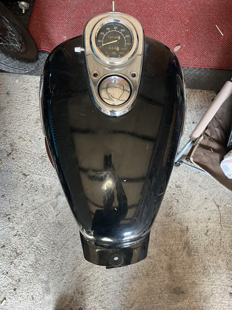マグナ250の黒いバイクタンク 流線型デザイン マグナ250の黒いバイクタンク 流線型デザイン（氷河期 of
