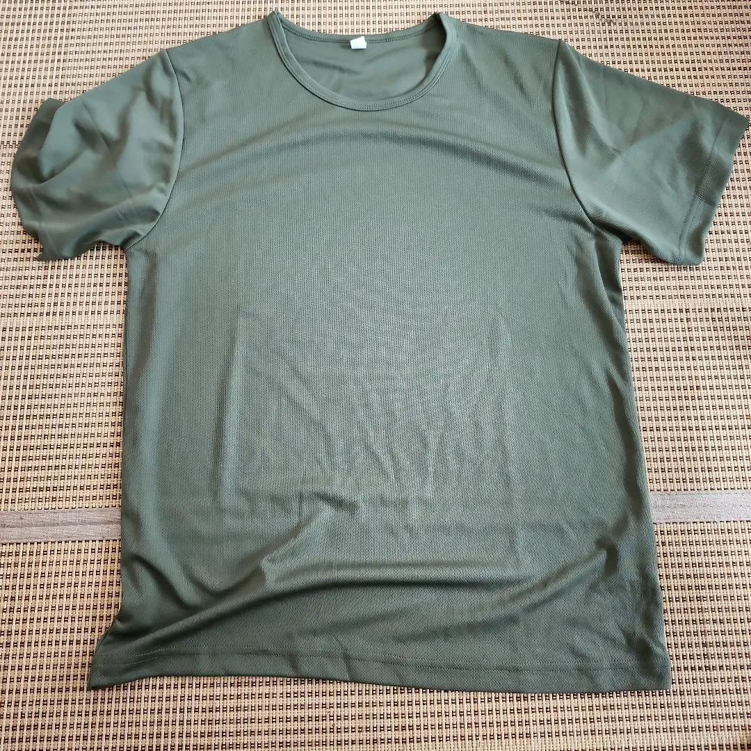 Thumbnail of L size olive green plain T-shirt