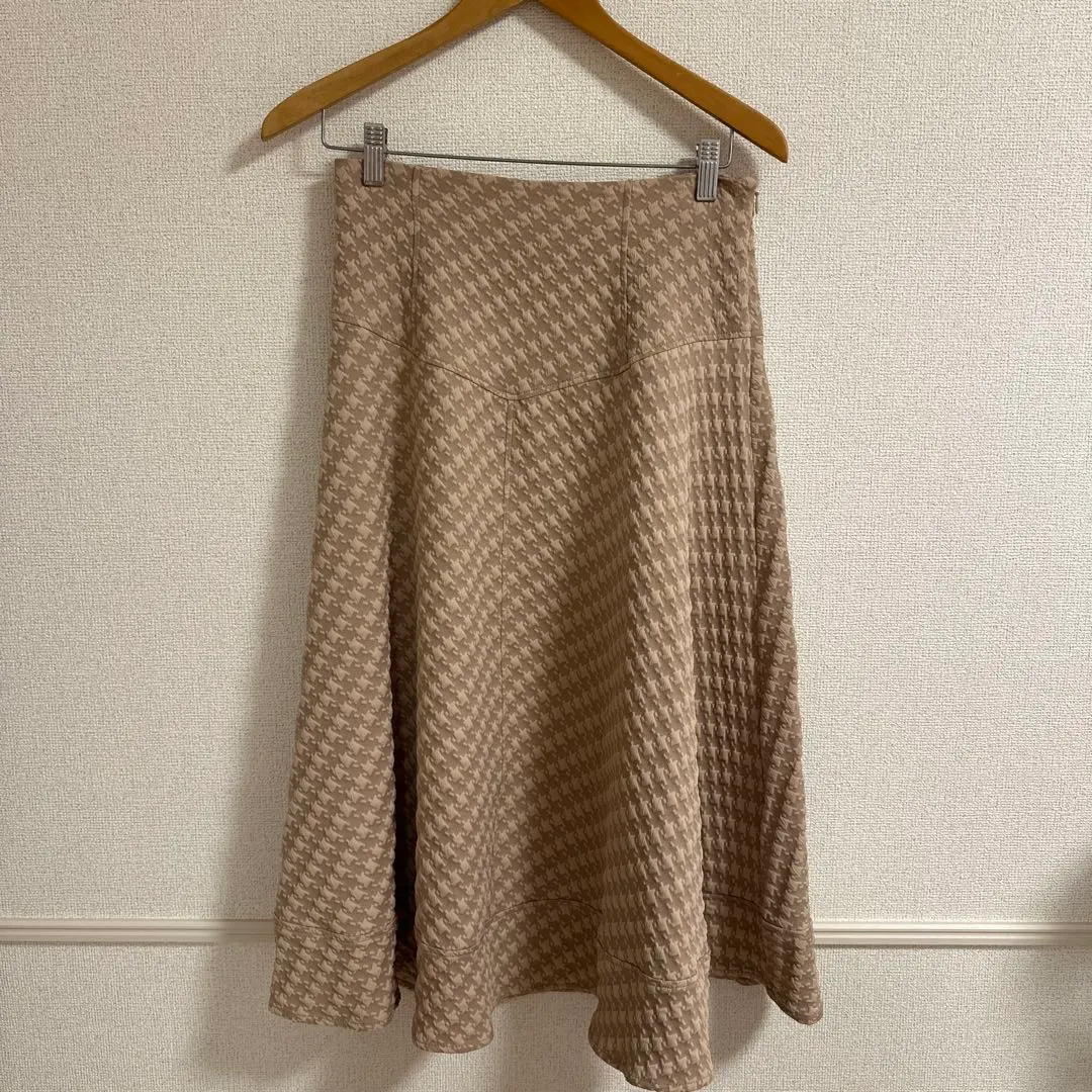 Grove ✴︎獵犬紋 米色 喇叭長裙 的縮圖