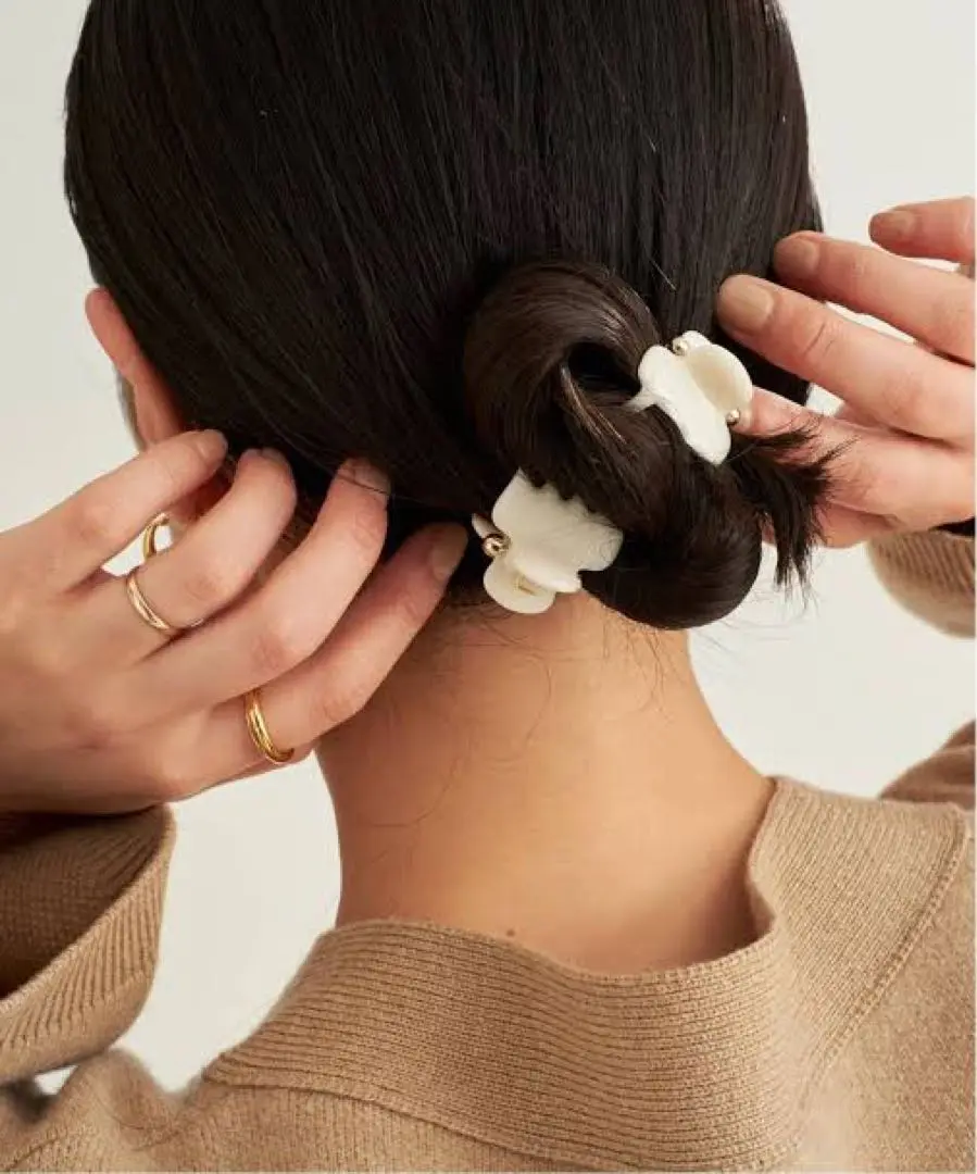 2025年最新】undo ヘアクリップの人気アイテム - メルカリ