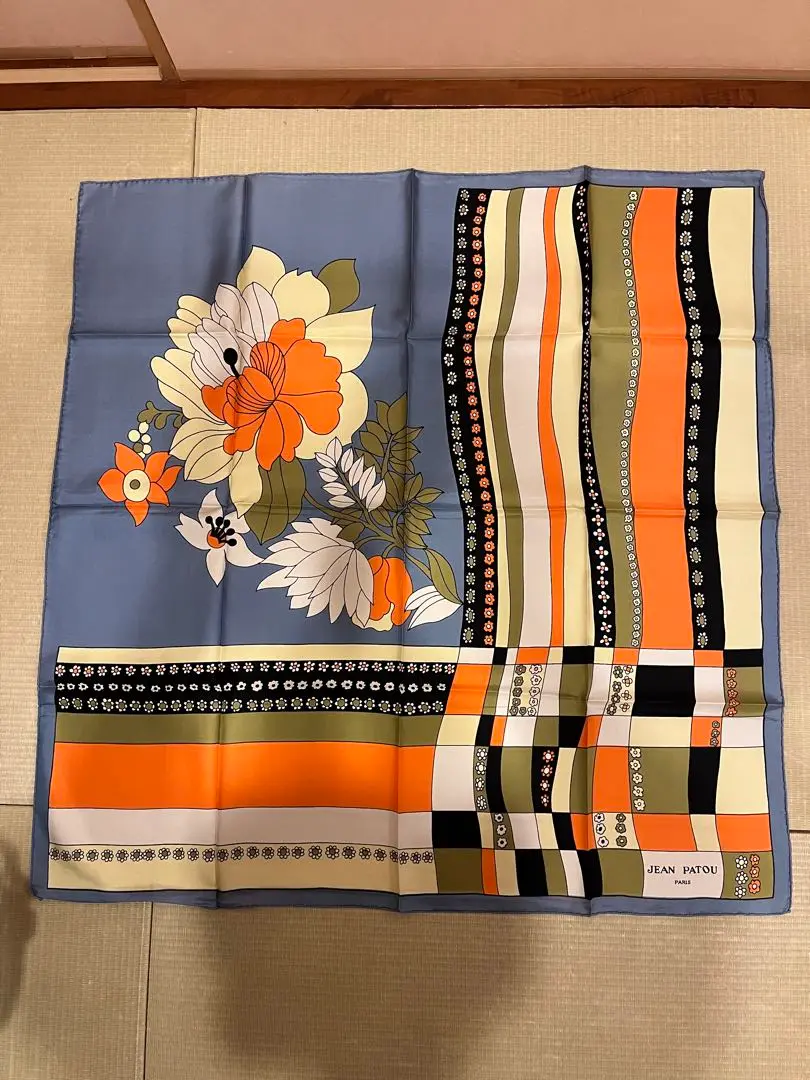 【激レア美品】ジャンパトウJEAN PATOU シルク100%スカーフ 激レア美品】ジャンパトウJEAN PATOU シルク100%スカーフ - メルカリ
