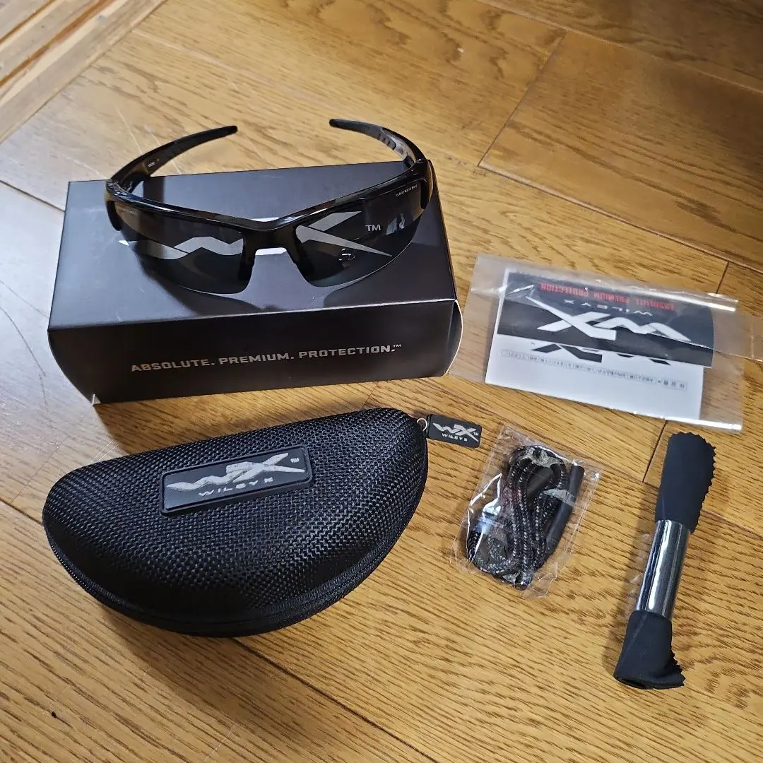 米軍放出品　WILEY-X サングラス2個セット中古品53 米軍放出品 WILEY-X サングラス2個セット中古品53