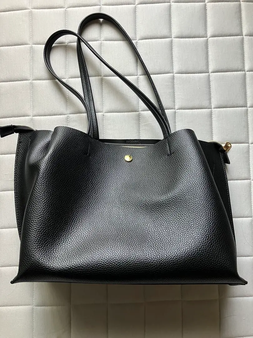 黑色手提袋 的縮圖