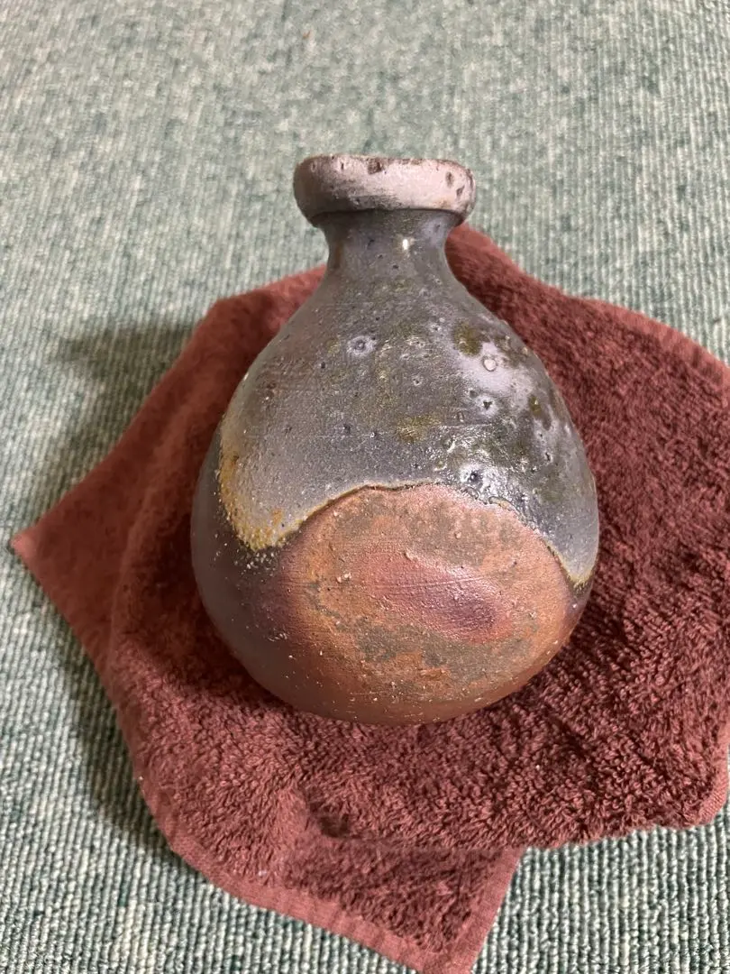 Thumbnail of Bizen ware, rare, ash-covered, Tokkuri (sake bottle) (2)