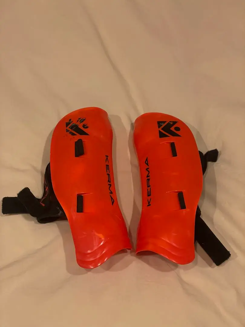 【新品未使用】レガース スキー スラローム SL 大人用 新品未使用】 UFO シンガード レガース 大人用 スキー