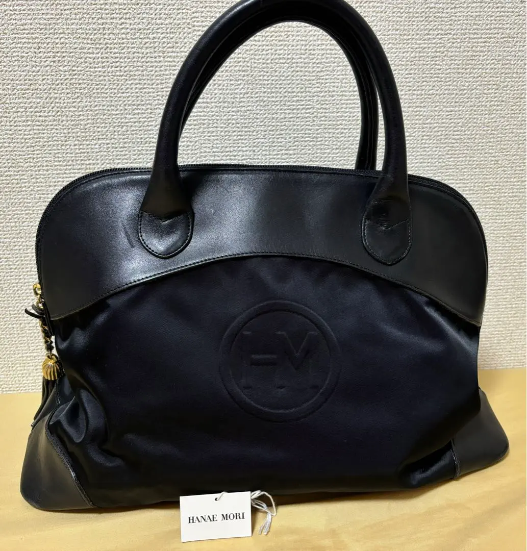 美品●ハナエモリ●オーストリッチ型押し●ハンドバッグ●黒●ブラック●ゴールド金具 極美品 HANAE MORI ハンドバッグ オーストリッチ型押し レザー