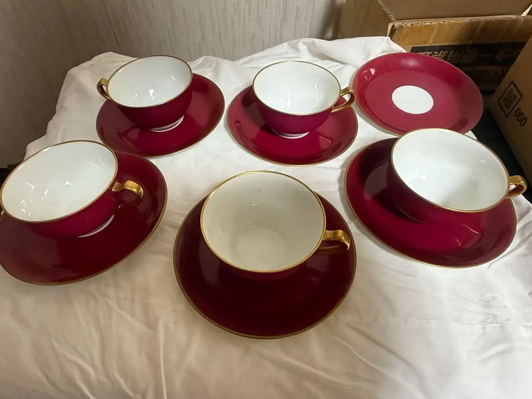 大倉陶園 赤色卷稀有 杯碟 5套 的縮圖