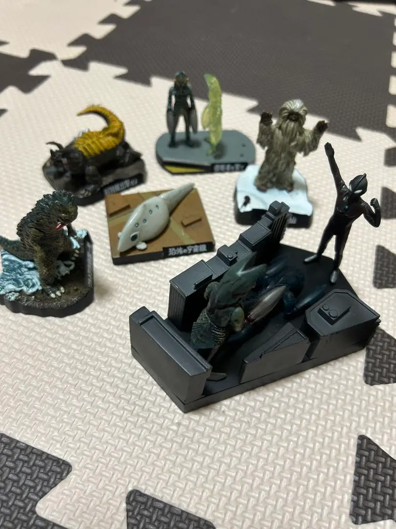 ウルトラ怪獣名鑑 怪獣フィギュア 6体セット 侵略者を撃て Amazon.co.jp: ウルトラ怪獣名鑑 第1弾 侵略者を撃て（バルタン