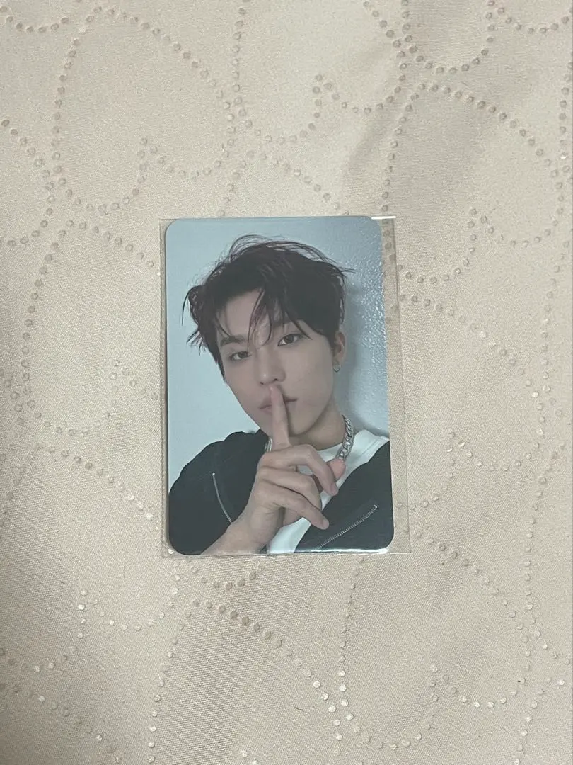 Thumbnail of TREASURE Bonus Junghwan Trading Card