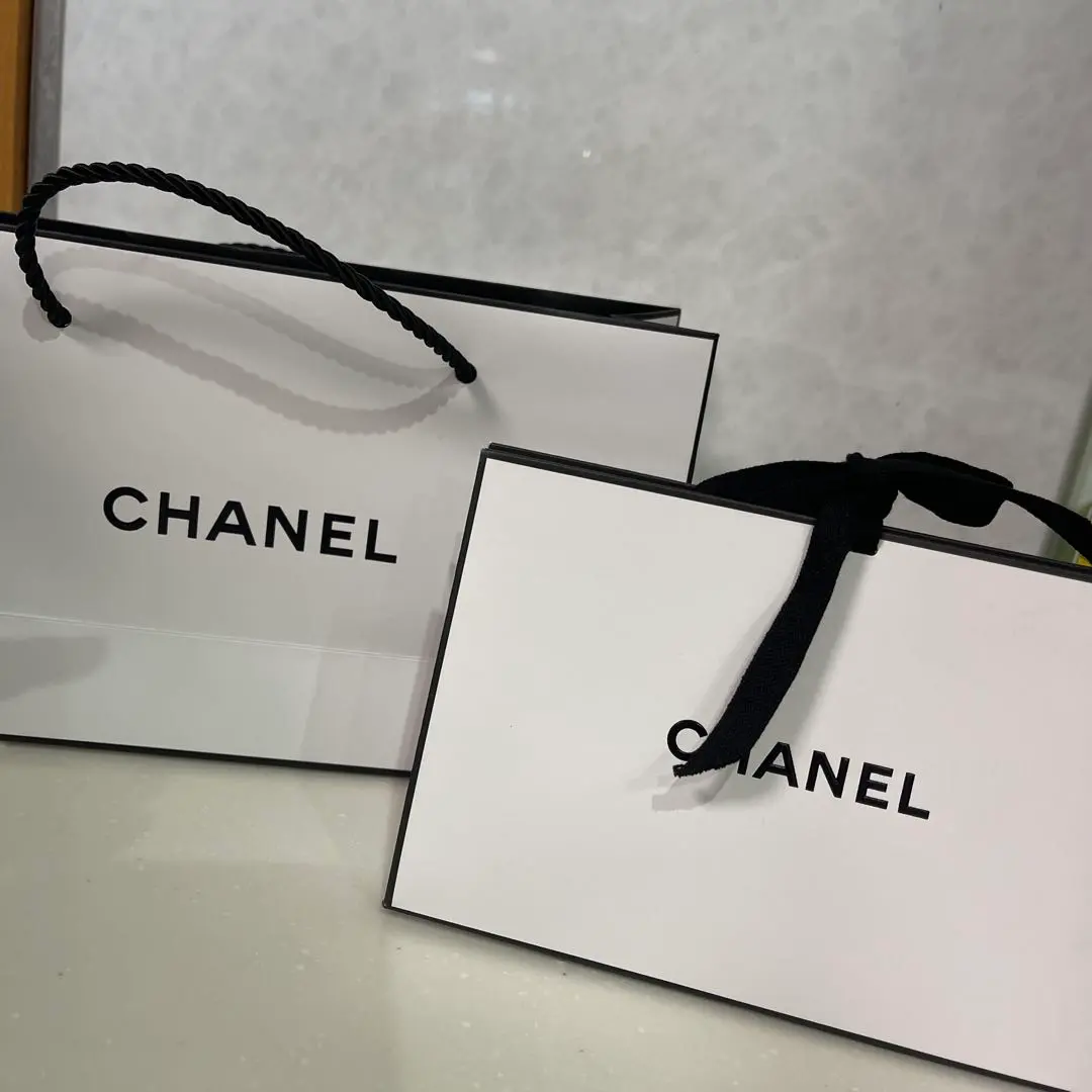 Thumbnail of CHANEL Gift Bag White Black