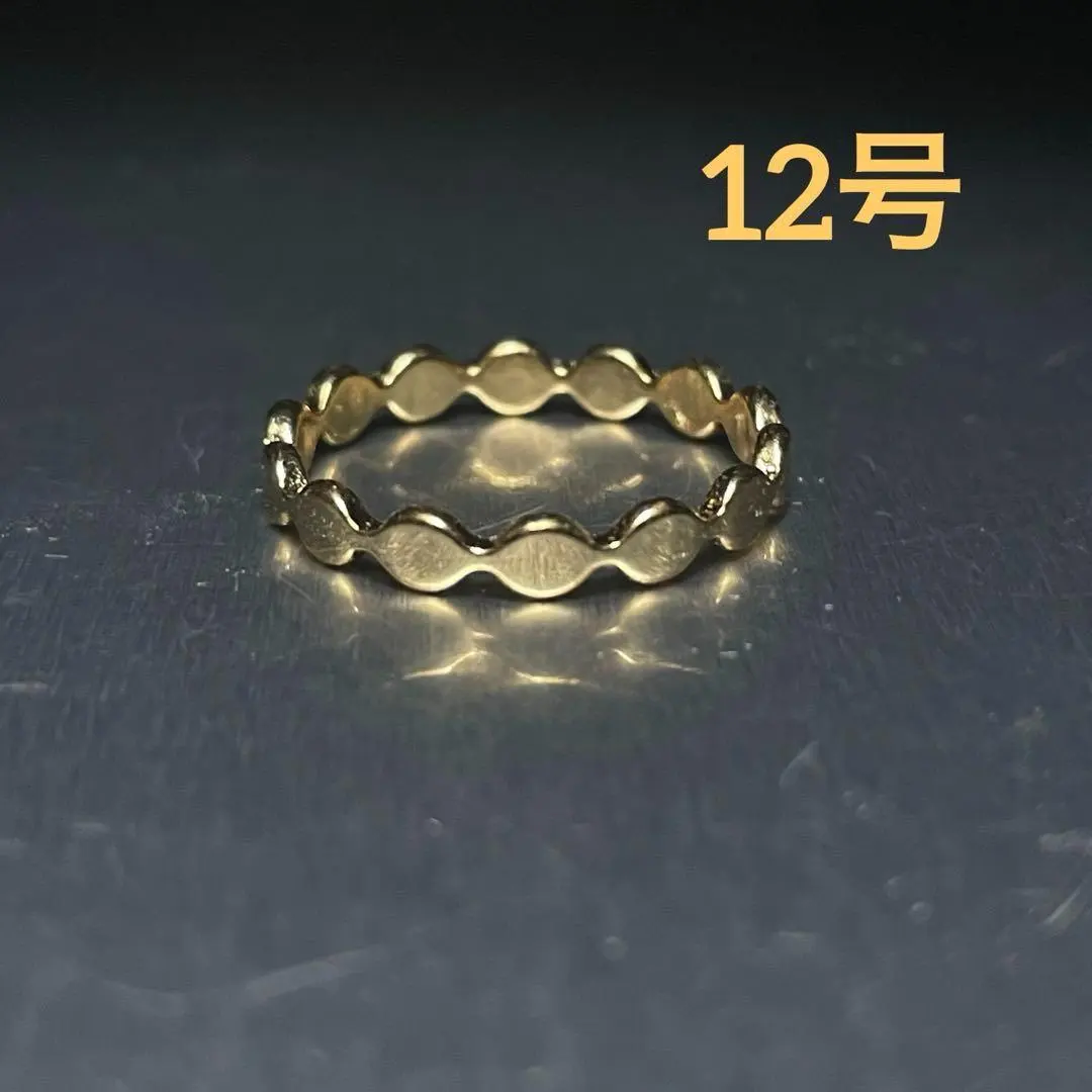 Thumbnail of Vintage Fashion Ring Gold Size 12 Wave Design Simple