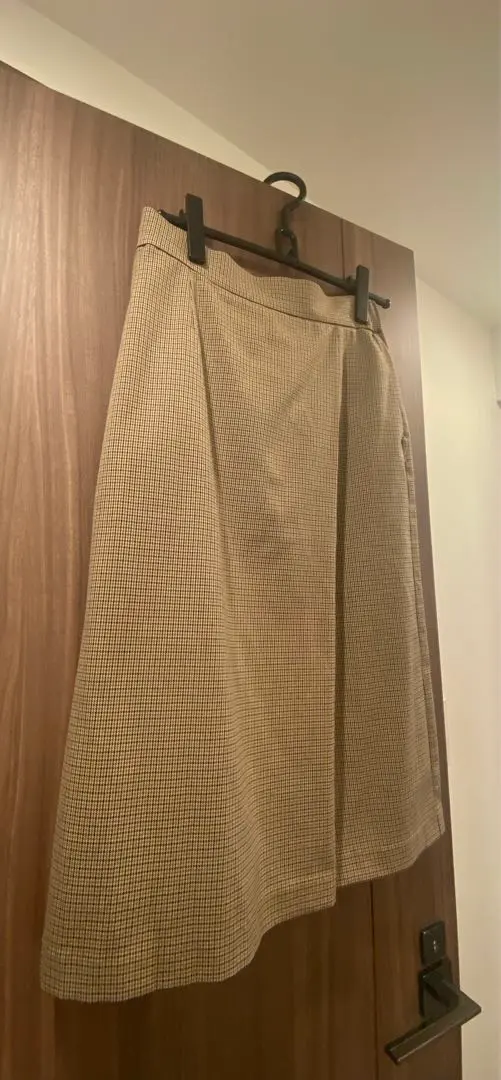 Thumbnail of UNIQLO Brown Beige Check Long Tight Silhouette Skirt