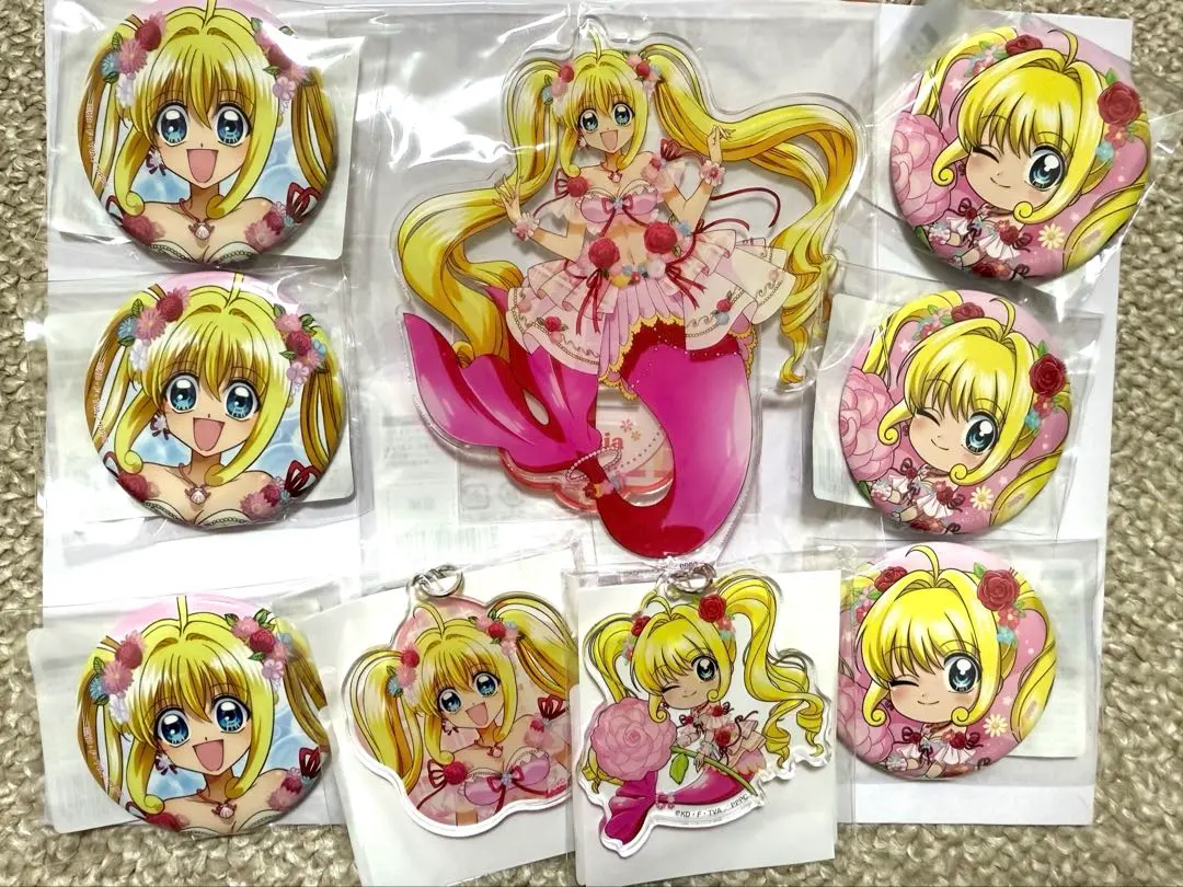 Thumbnail of New, unopened. Pichi Pichi Pitch Lucia Kujibikido (Lottery) Acrylic stand and缶badge.