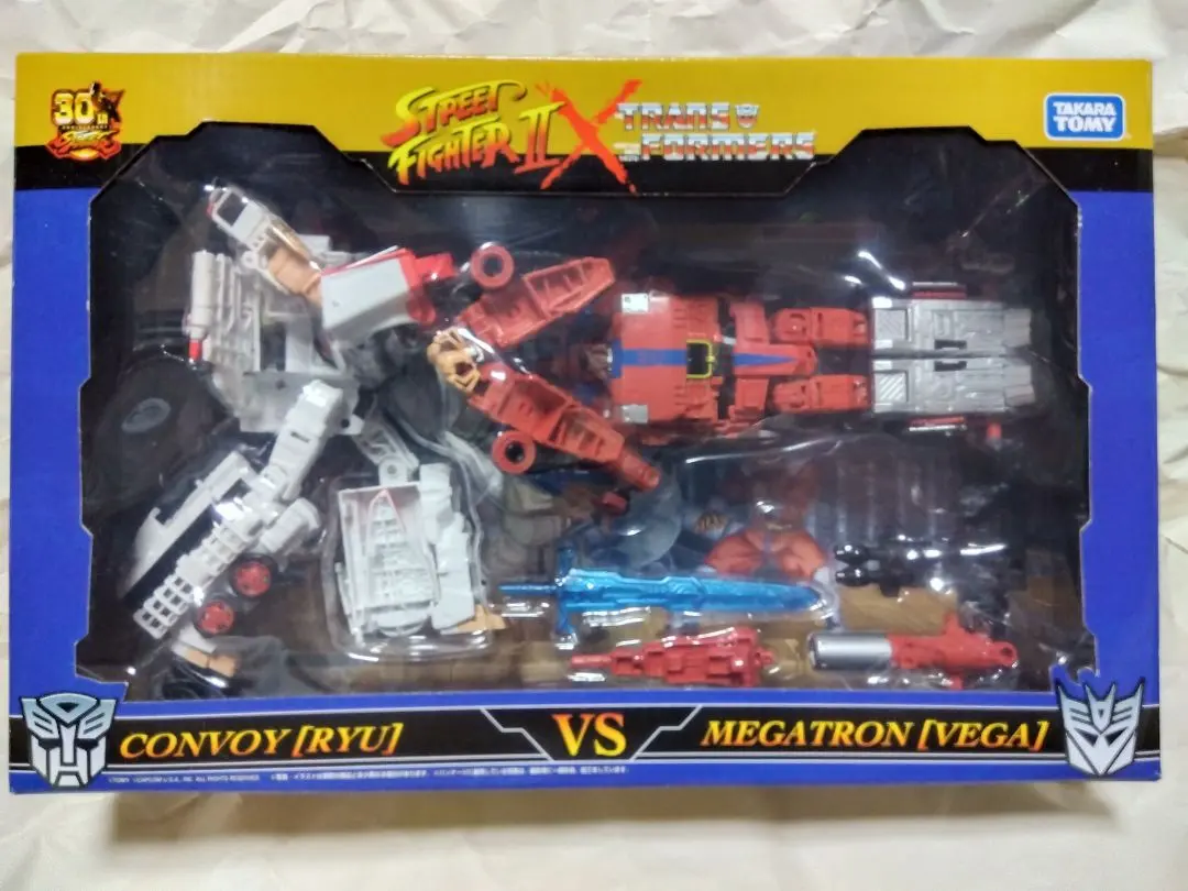 タカラトミー ストリートファイターⅡxトランスフォーマー リュウvsベガ ストリートファイターⅡ×トランスフォーマーvs2体セット