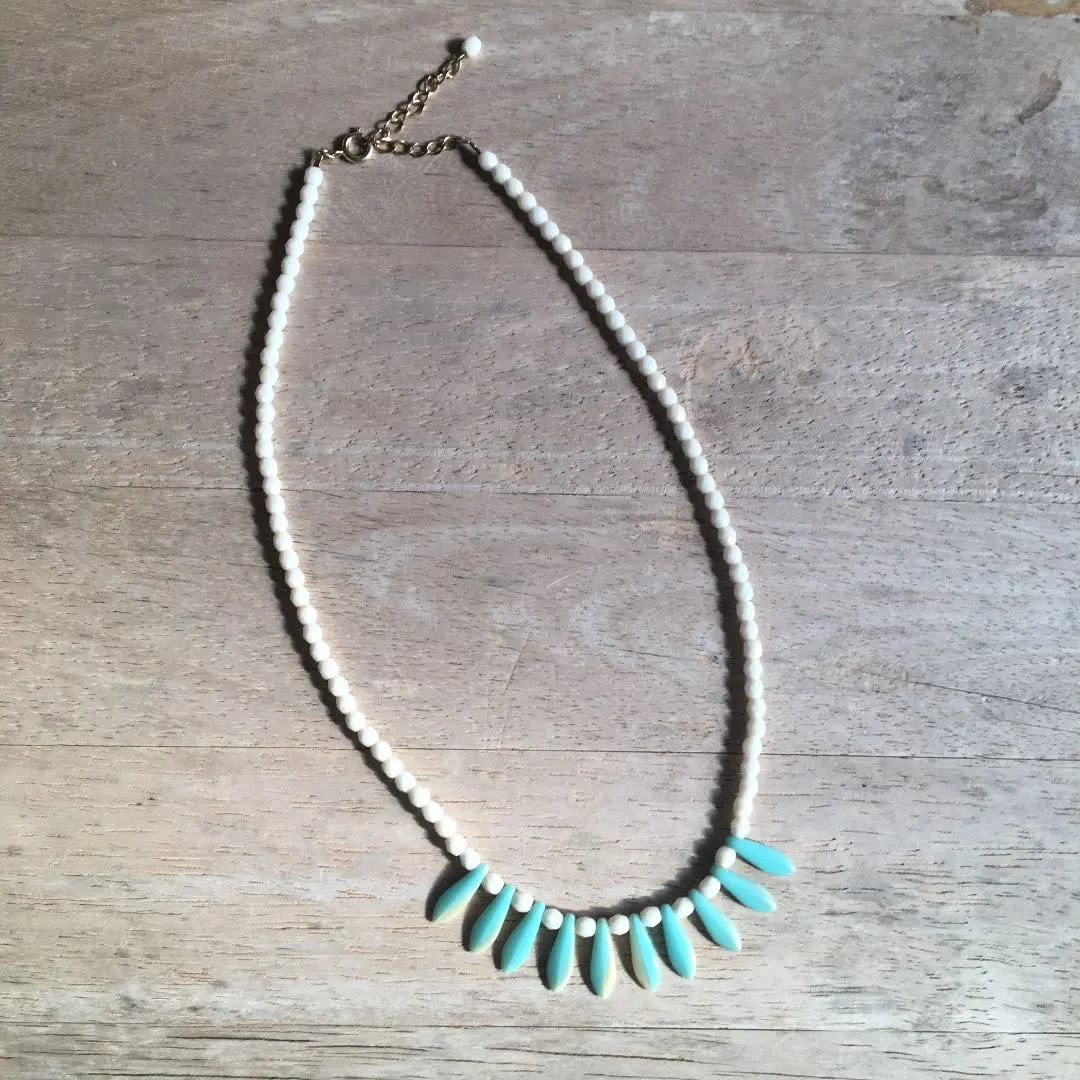 Thumbnail of Ginger ale necklace