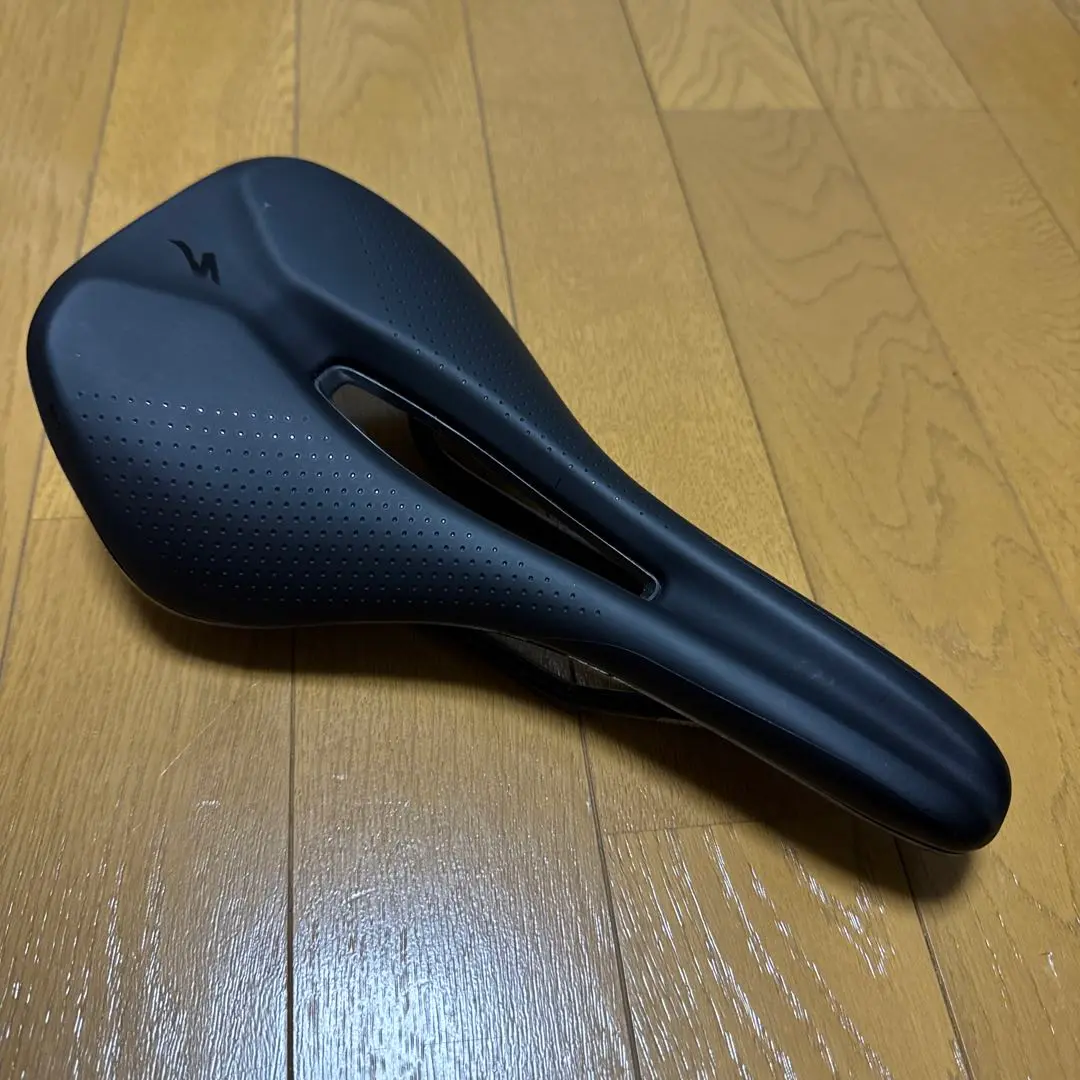 値下げしました！Specialized phenom サドル 144mm PHENOM COMP SADDLE BLK 143(143mm ブラック): サドル