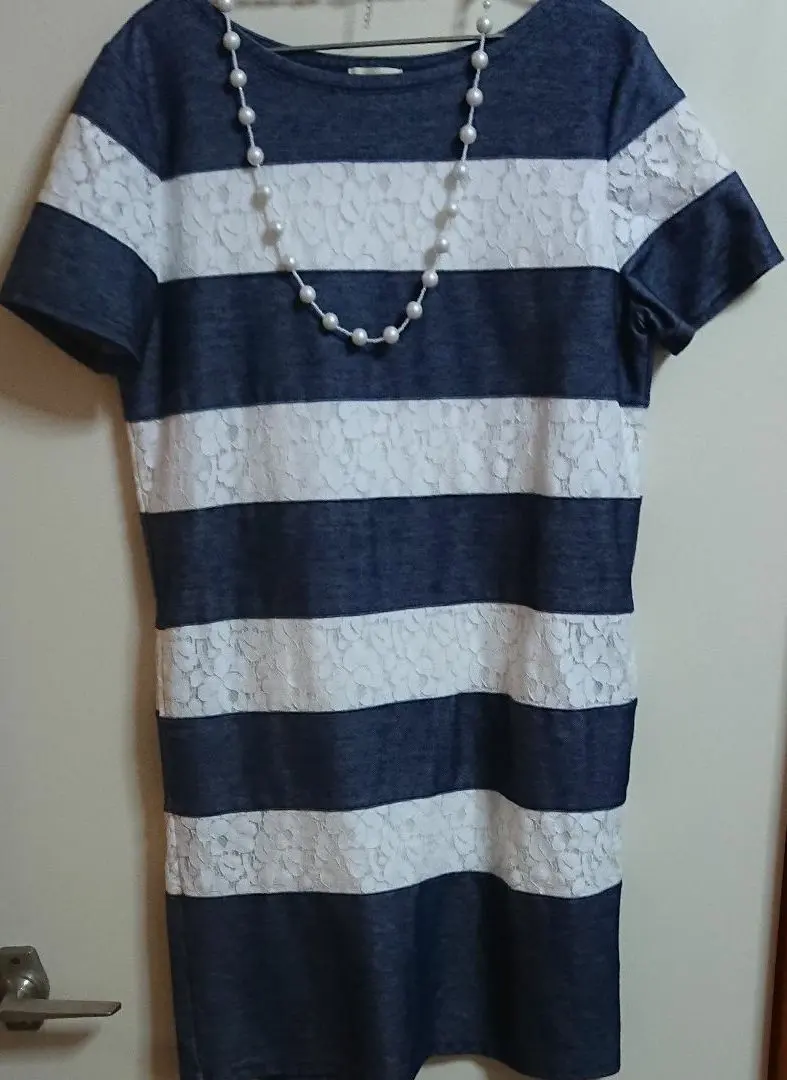 Thumbnail of Excellent condition HusHusH lace dress