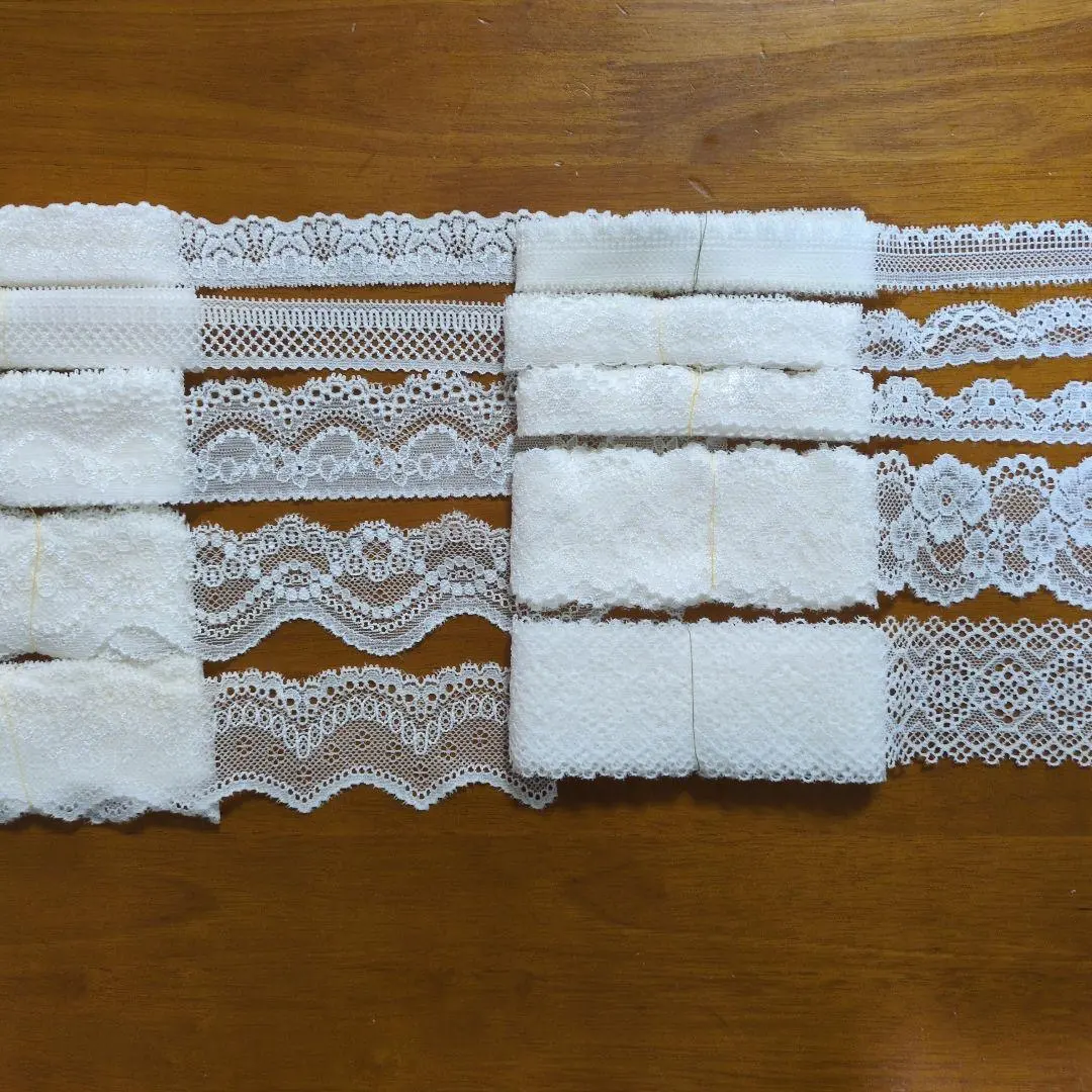 Thumbnail of B209: White 2m, 10 pieces, stretch lace