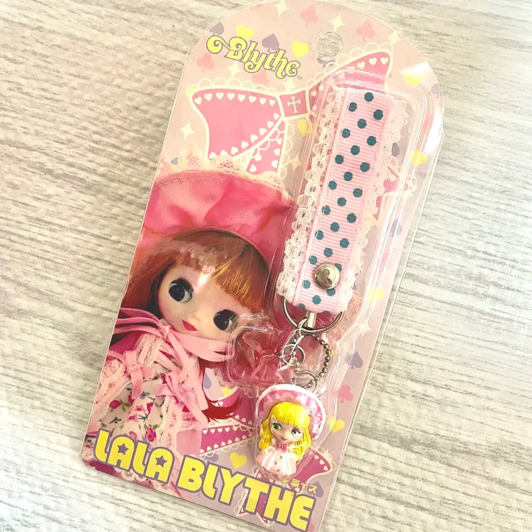 【未開封品】タティアンナブラック/プチブライス/Blythe s-l400.jpg