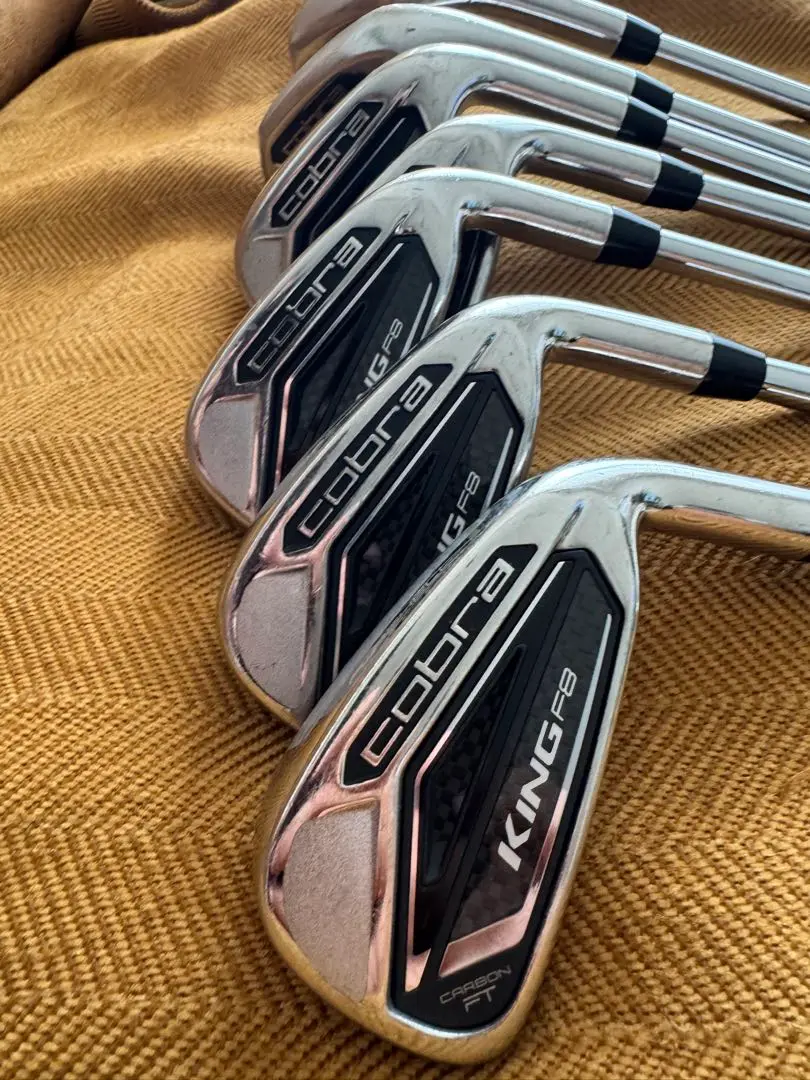 マジカルアッタス　Cobra King F8 アイアンセット 6本 Cobra King F8 One Length Iron 4,6,7,8,9,P Rogue Graphite
