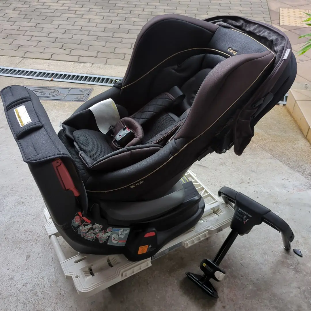 ☆特別価格☆ combi コンビ チャイルドシート ラクティアターン Combi 【美品】コンビ ハイグレードモデル ラクティアターン