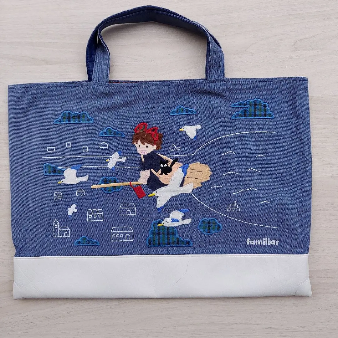 新品・未開封　familiar デニムバック　2025 手刺繍　NBブルー完売品 新品未開封familiar ファミリア デニムバッグ ネイビー 2025年 春夏