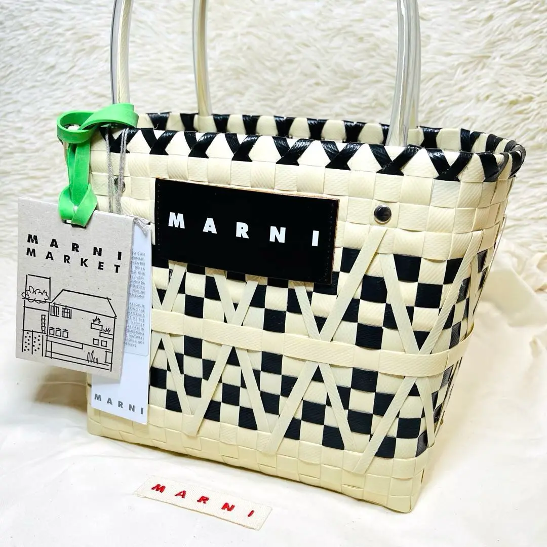 2025年最新】マルニ marni リリーホワイトの人気アイテム - メルカリ