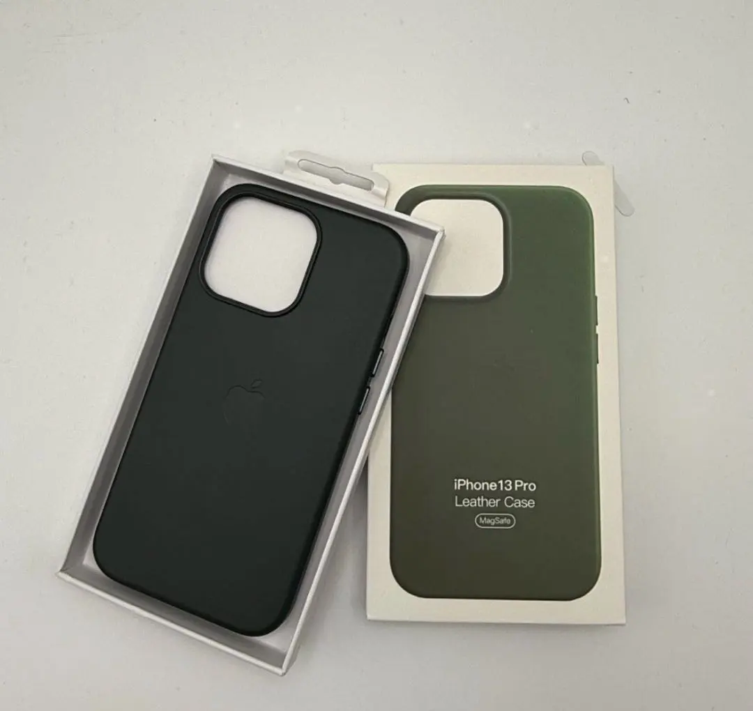 iPhone13mini/256GB/グリーン色/純正レザーケースx2付属 iPhone13mini 純正レザーケース】セコイアグリーンの色味が素敵すぎて